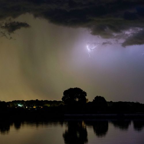 Eclair intra-nuageux